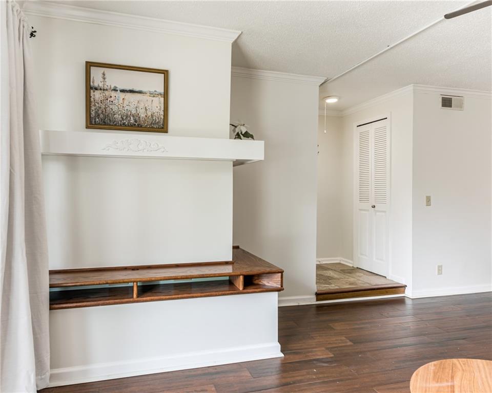 3602 Gillham Road, Unit 4 Kansas City, MO 64111 - Photo 5 of 27
