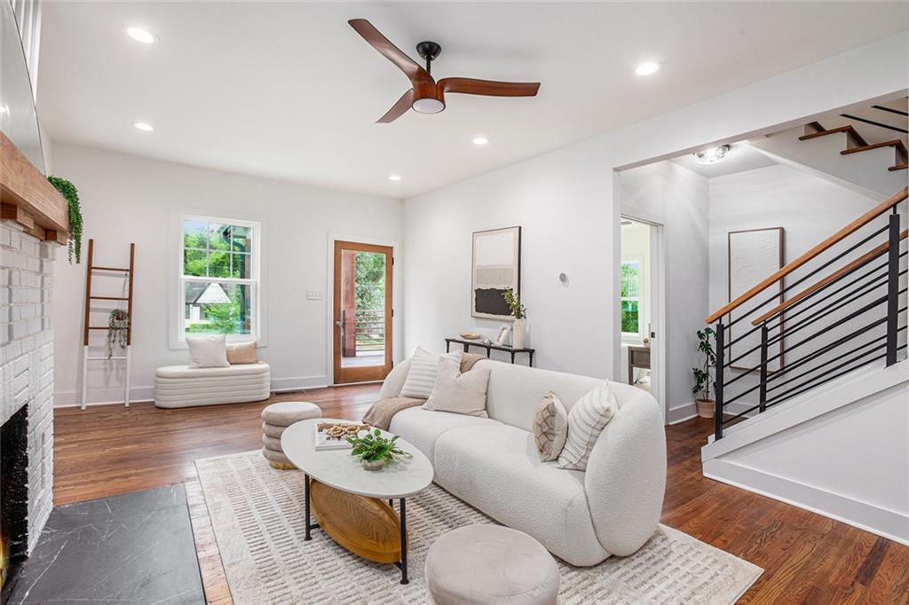 1721 South Gordon Street Southwest Atlanta, GA 30310 - Photo 8 of 44 a view of a livingroom with furniture and a table