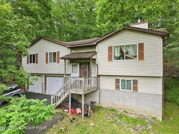 $239,000 | 172 Dorchester Drive, Bushkill, PA 18324