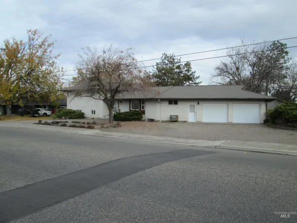 $398,000 | 760 Alameda Drive, Ontario, OR 97914