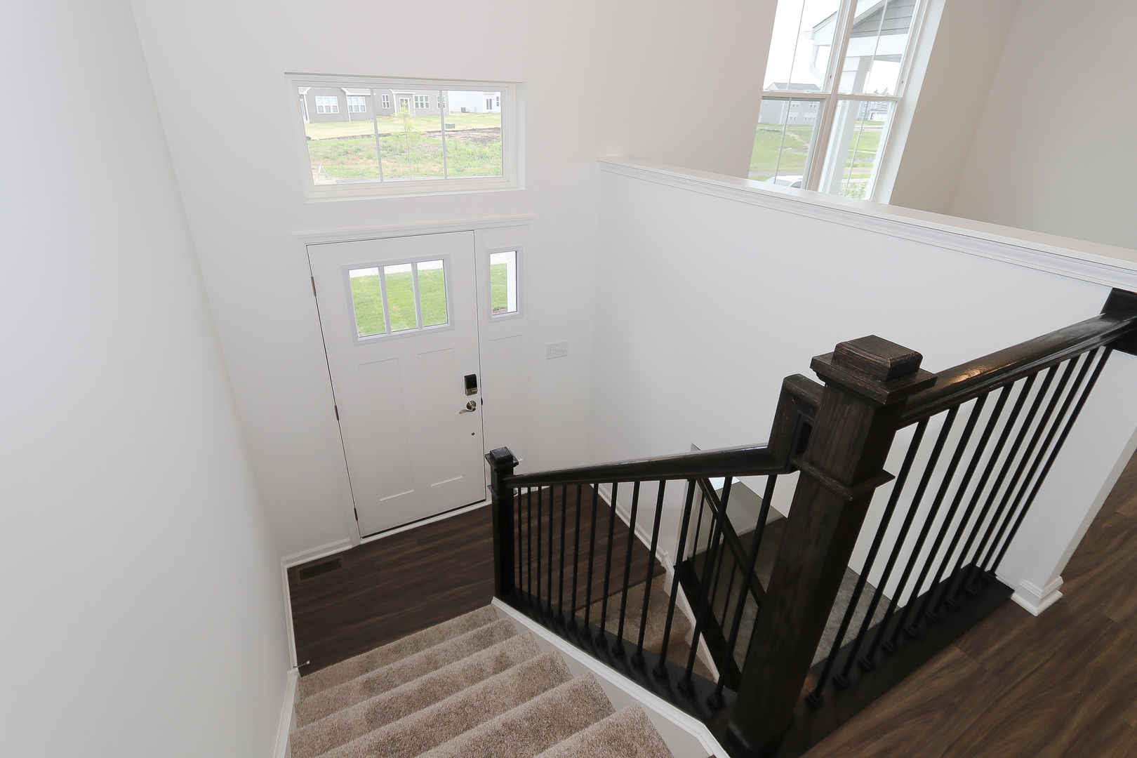 2252 Stonegate Road Algonquin, IL 60102 - Photo 3 of 31