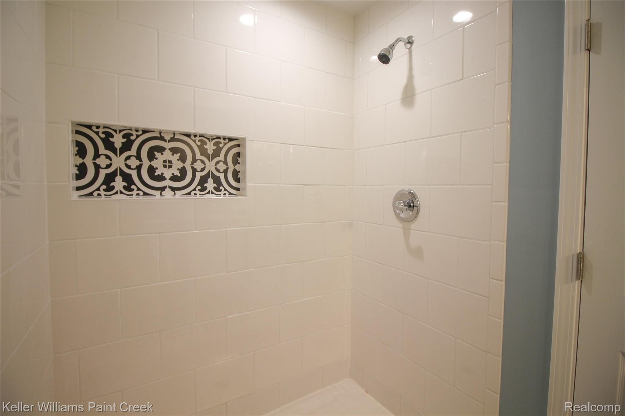 70161 Mellen Road Romeo, MI 48065 - Photo 15 of 22 Walk-in shower in master suite