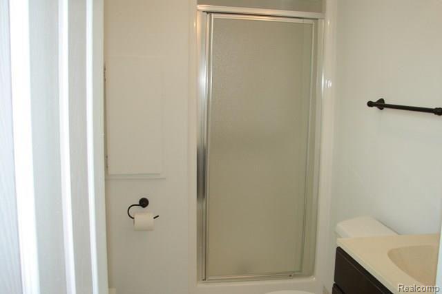 1426 Pebble Creek Road Metamora, MI 48455 - Photo 17 of 24 Master bath.jpg
