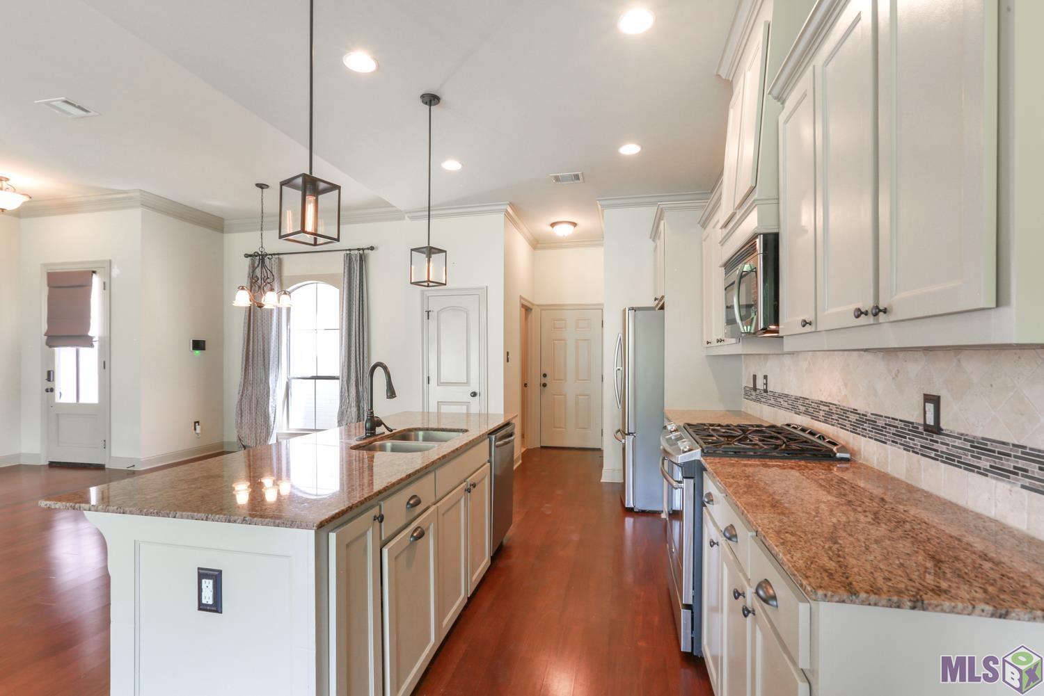 8323 Valencia Court Baton Rouge, LA 70820 - Photo 10 of 31 Gallery Image 10