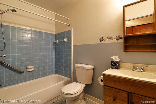 8401 18 18 Mile Road, Unit 255 Sterling Heights, MI 48313 - Photo 15 of 24