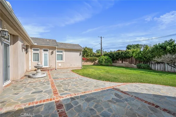 a view of a backyard with plants
