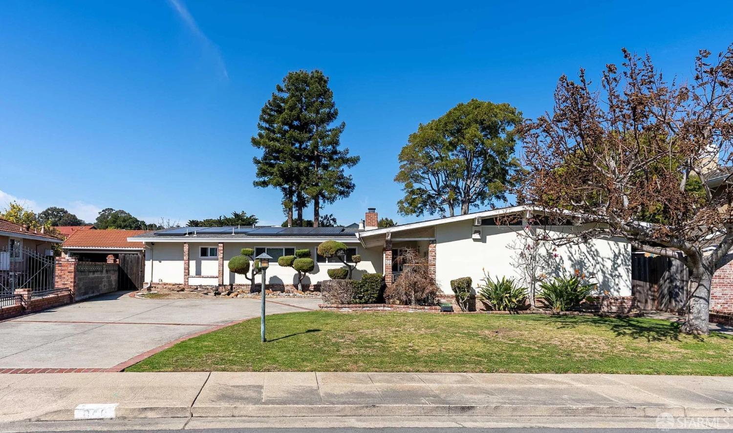 a view of a outdoor space