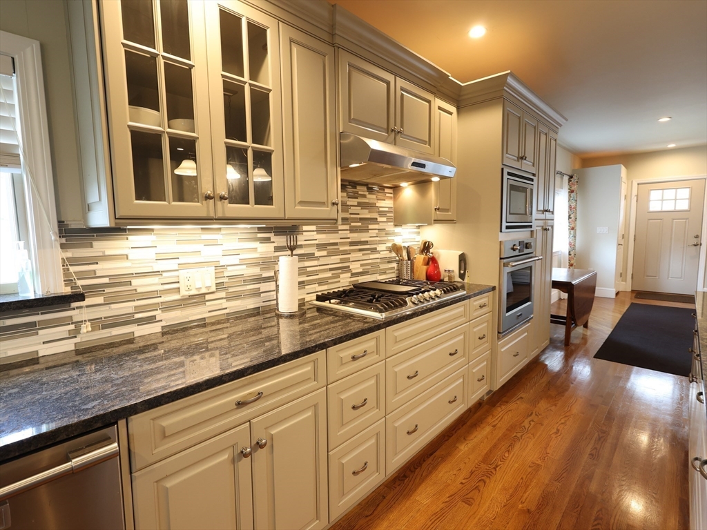 24 Talbot Street Saugus, MA 01906 - Photo 11 of 41