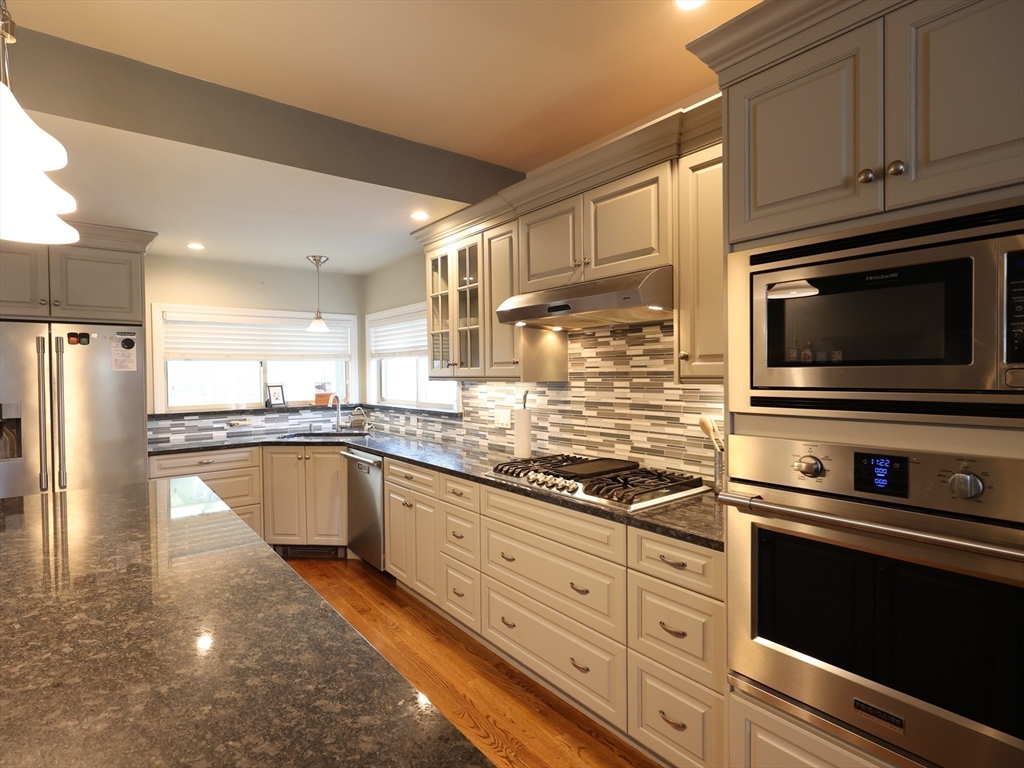 24 Talbot Street Saugus, MA 01906 - Photo 12 of 41