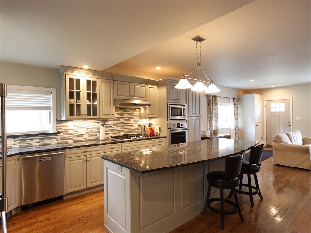 24 Talbot Street Saugus, MA 01906 - Photo 14 of 41