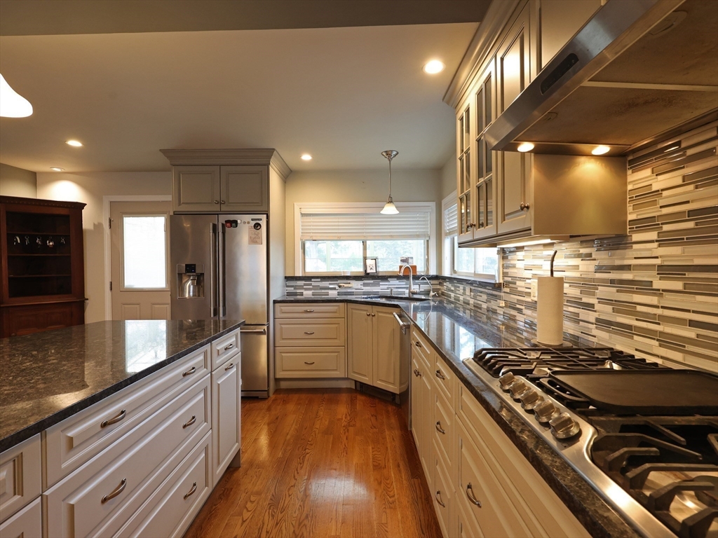 24 Talbot Street Saugus, MA 01906 - Photo 16 of 41