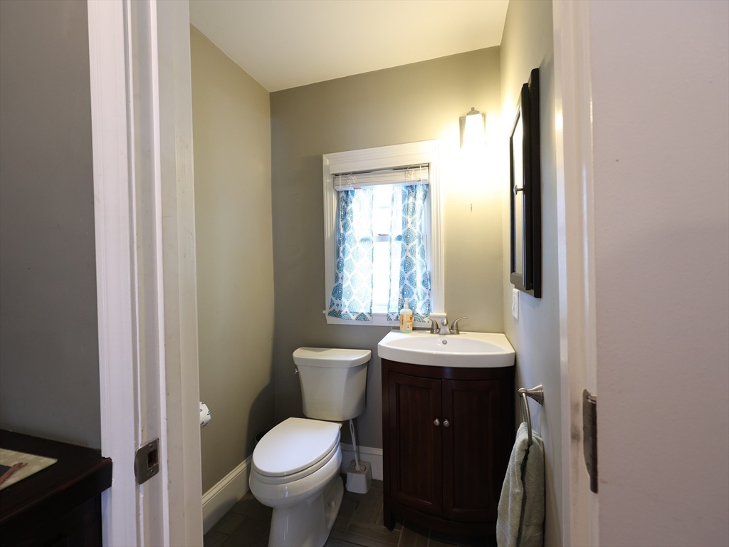 24 Talbot Street Saugus, MA 01906 - Photo 17 of 41