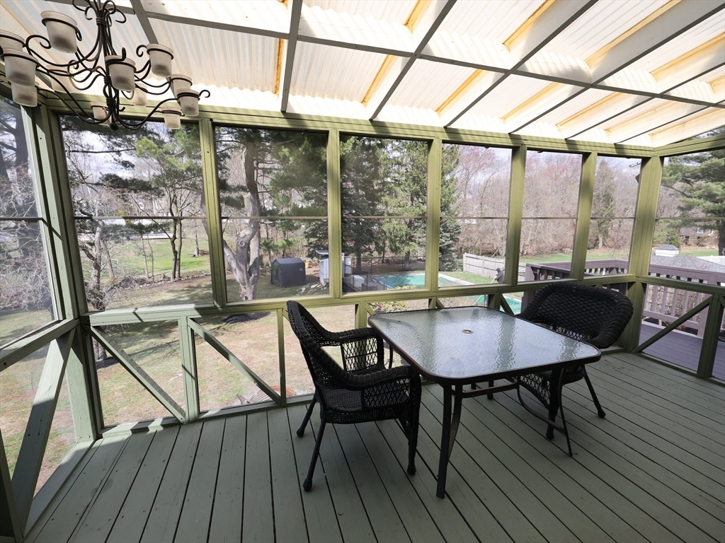 24 Talbot Street Saugus, MA 01906 - Photo 18 of 41