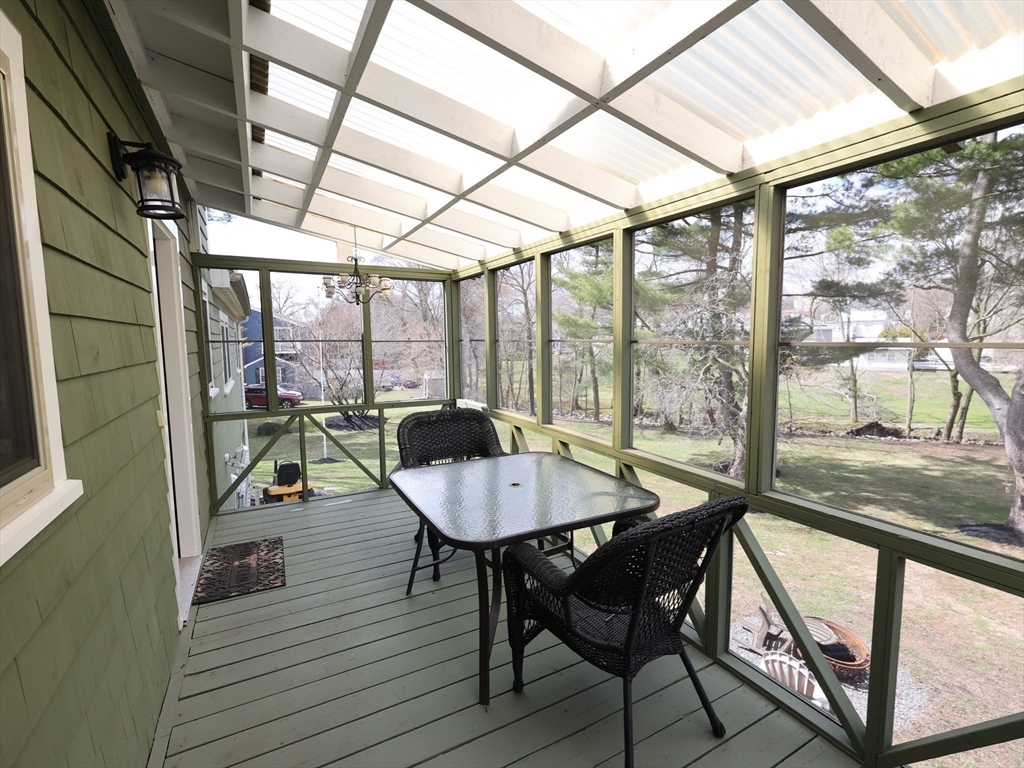 24 Talbot Street Saugus, MA 01906 - Photo 19 of 41