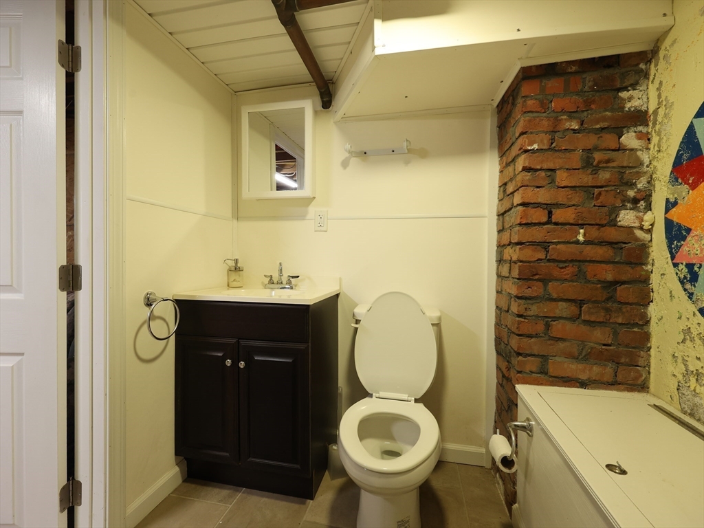 24 Talbot Street Saugus, MA 01906 - Photo 32 of 41