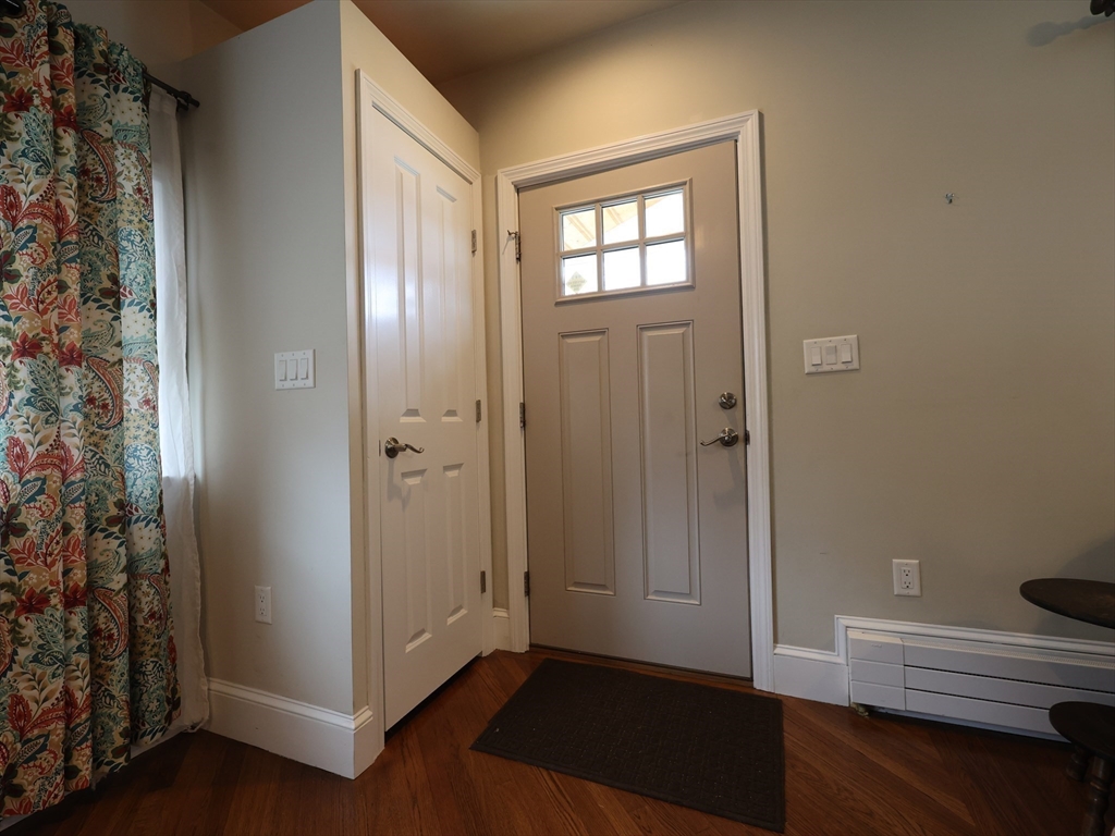 24 Talbot Street Saugus, MA 01906 - Photo 4 of 41