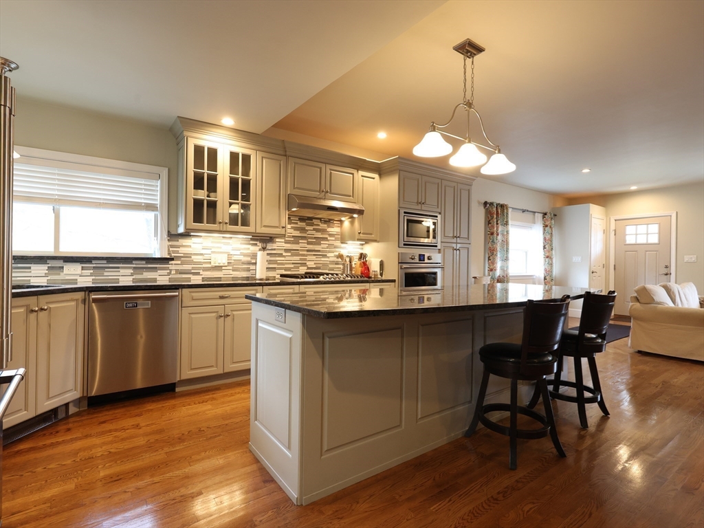 24 Talbot Street Saugus, MA 01906 - Photo 9 of 41