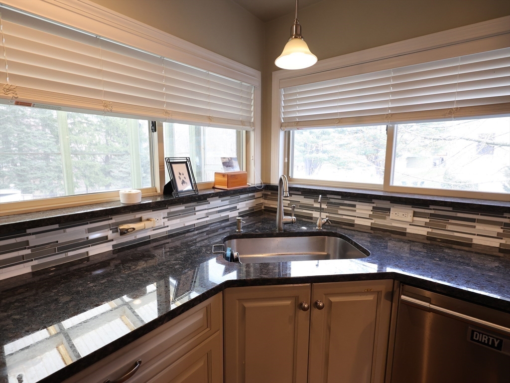 24 Talbot Street Saugus, MA 01906 - Photo 10 of 41