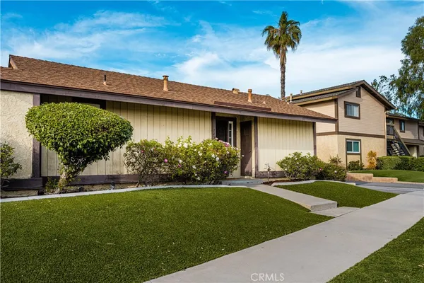 $1,250,000 | 1403 East Sail Avenue, Orange, CA 92865