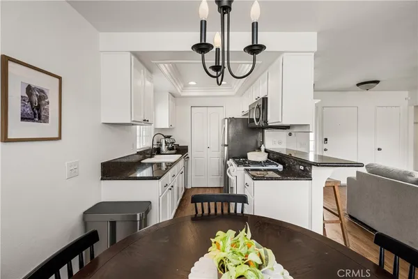 $1,250,000 | 1403 East Sail Avenue, Orange, CA 92865