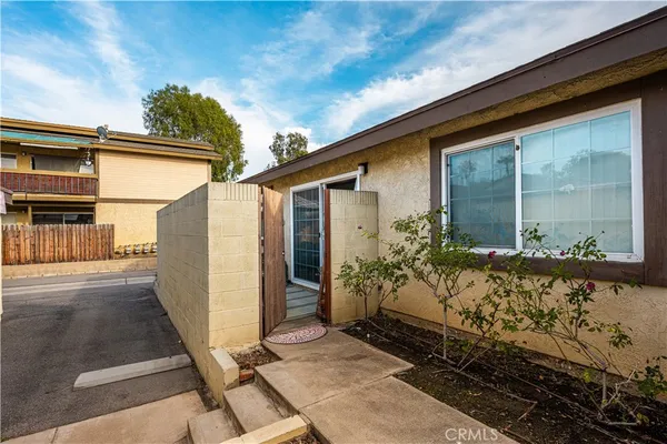 $1,250,000 | 1403 East Sail Avenue, Orange, CA 92865