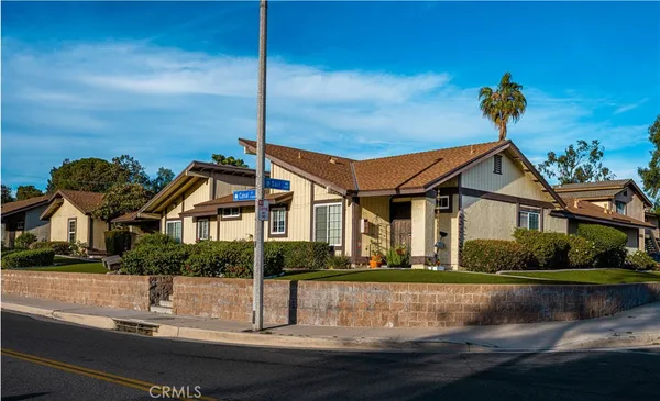 $1,250,000 | 1403 East Sail Avenue, Orange, CA 92865