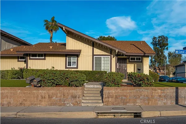$1,250,000 | 1403 East Sail Avenue, Orange, CA 92865