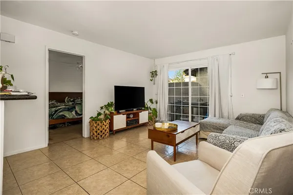 $1,250,000 | 1403 East Sail Avenue, Orange, CA 92865