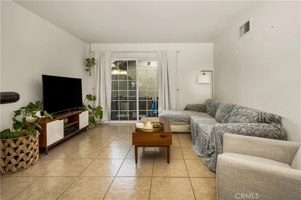 $1,250,000 | 1403 East Sail Avenue, Orange, CA 92865