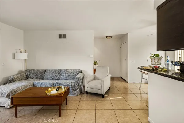 $1,250,000 | 1403 East Sail Avenue, Orange, CA 92865