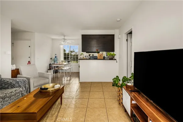 $1,250,000 | 1403 East Sail Avenue, Orange, CA 92865