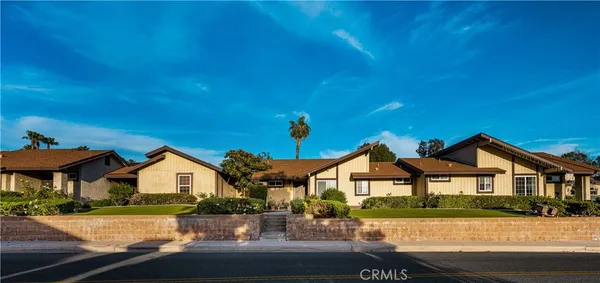 $1,250,000 | 1403 East Sail Avenue, Orange, CA 92865