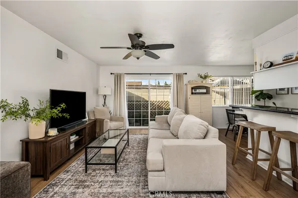 $1,250,000 | 1403 East Sail Avenue, Orange, CA 92865