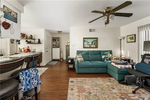 $1,250,000 | 1403 East Sail Avenue, Orange, CA 92865