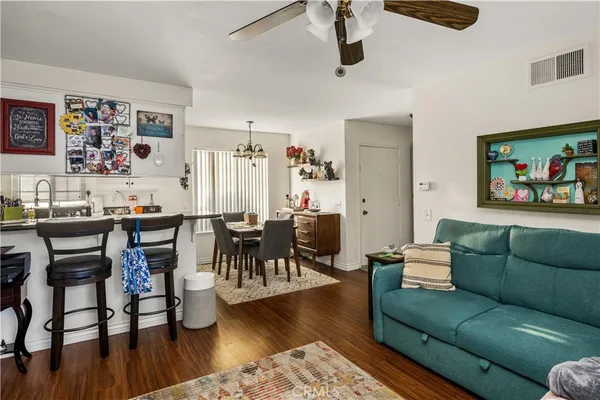 $1,250,000 | 1403 East Sail Avenue, Orange, CA 92865