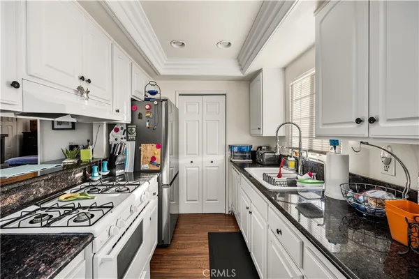 $1,250,000 | 1403 East Sail Avenue, Orange, CA 92865