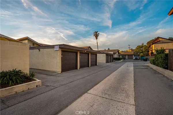 $1,250,000 | 1403 East Sail Avenue, Orange, CA 92865