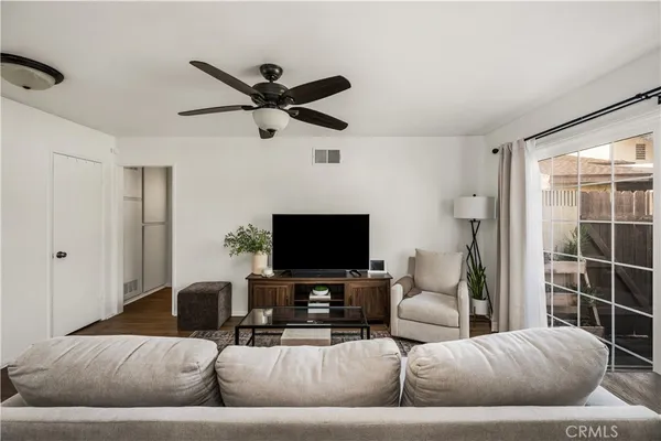 $1,250,000 | 1403 East Sail Avenue, Orange, CA 92865