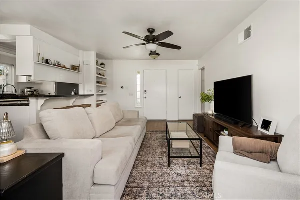 $1,250,000 | 1403 East Sail Avenue, Orange, CA 92865