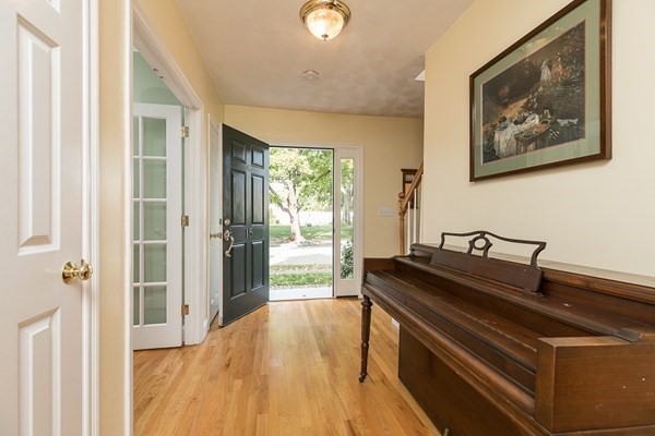 15 Butterworth Road Beverly, MA 01915 - Photo 2 of 38 Gallery Image 2