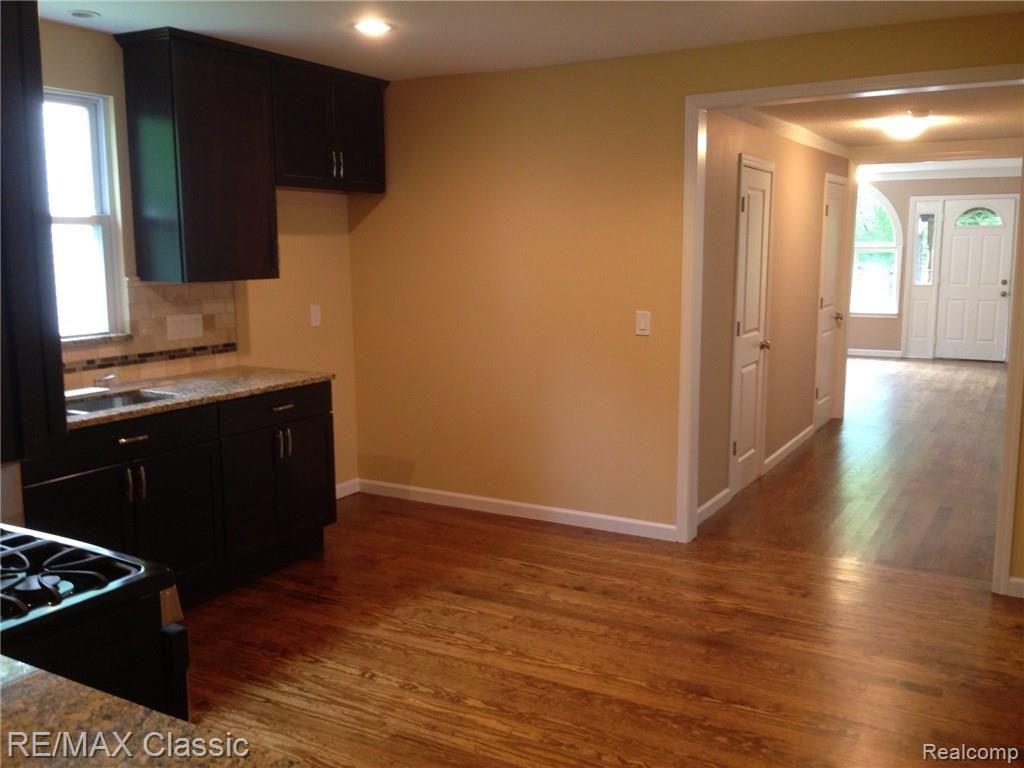 22038 Springbrook Avenue Farmington, MI 48336 - Photo 8 of 9 image.jpg