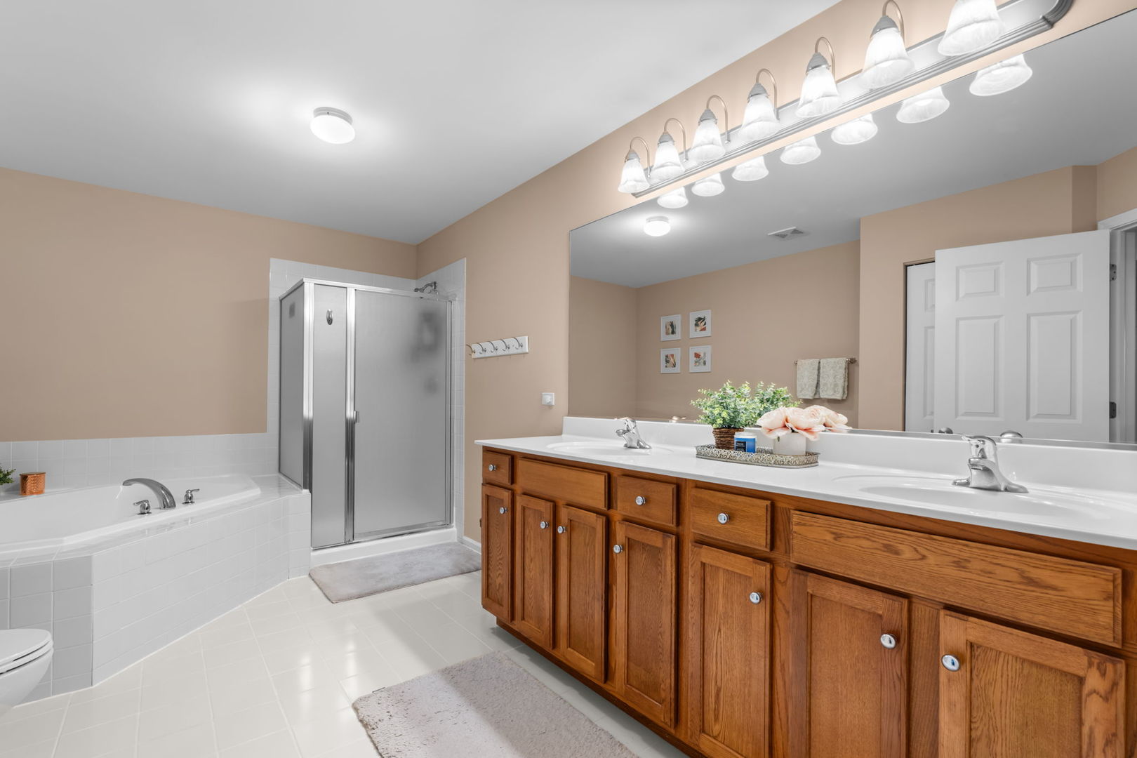 810 Oak Hollow Road Crystal Lake, IL 60014 - Photo 13 of 32