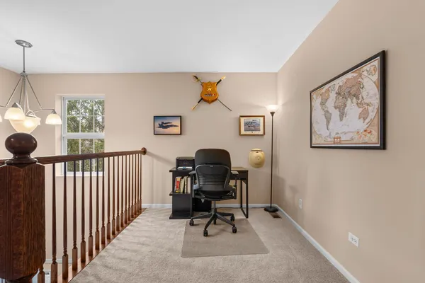 $350,000 | 810 Oak Hollow Road, Crystal Lake, IL 60014