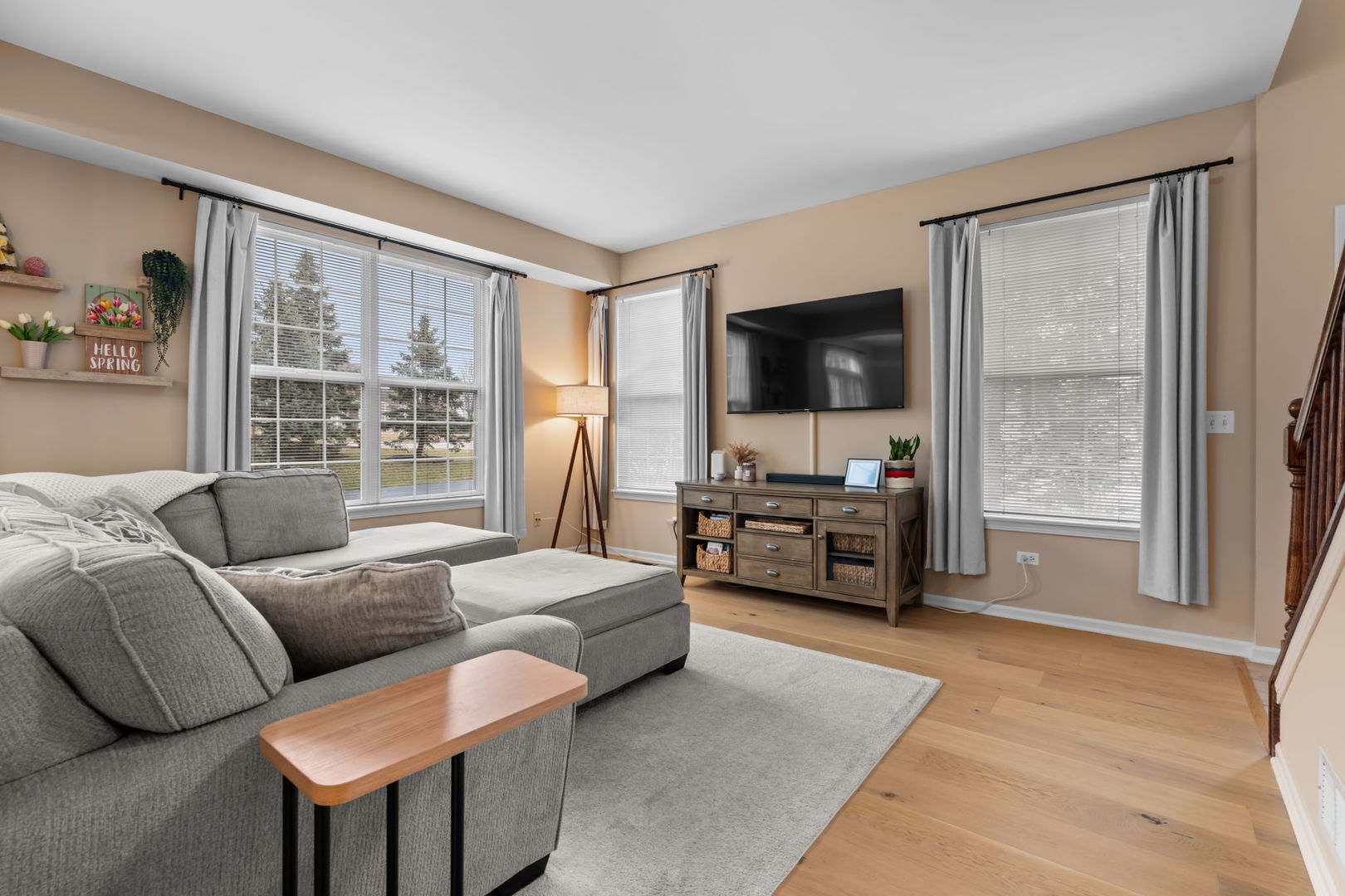 810 Oak Hollow Road Crystal Lake, IL 60014 - Photo 3 of 32