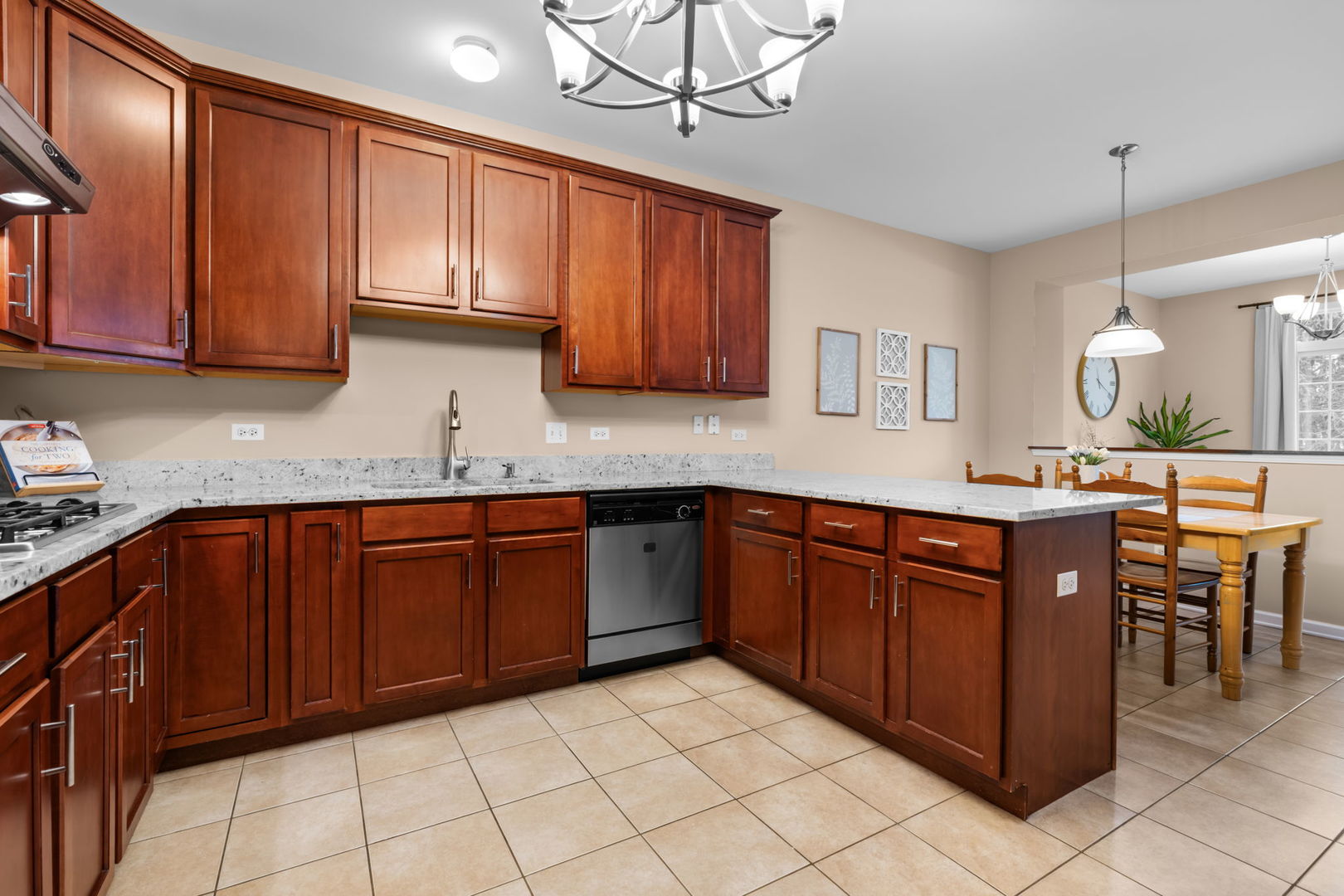 810 Oak Hollow Road Crystal Lake, IL 60014 - Photo 9 of 32