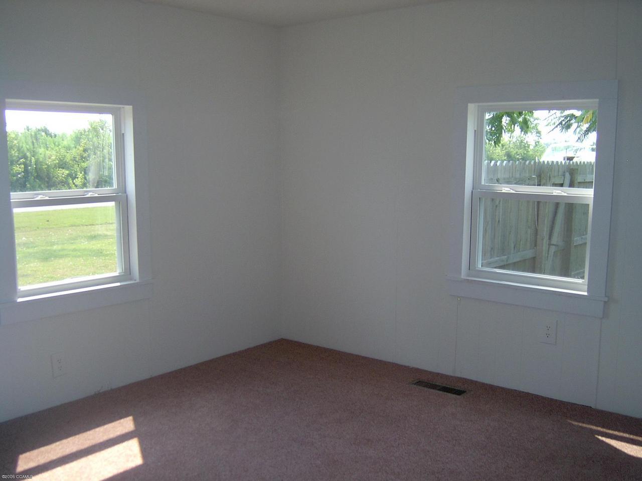 385 Firetower Road Beaufort, NC 28516 - Photo 6 of 11 Principal Bedroom