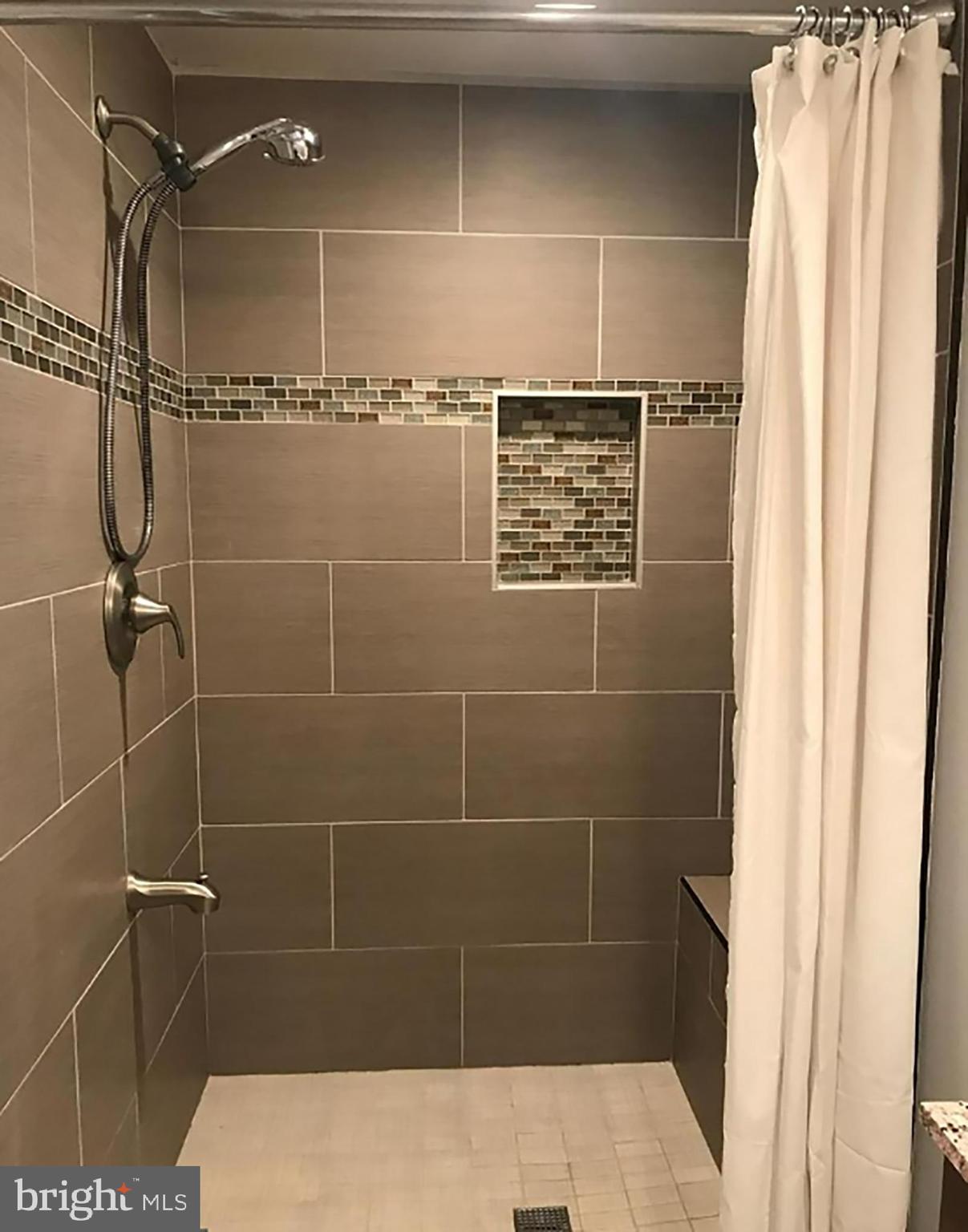 5049 Kenerson Drive Fairfax, VA 22032 - Photo 13 of 14 bath2