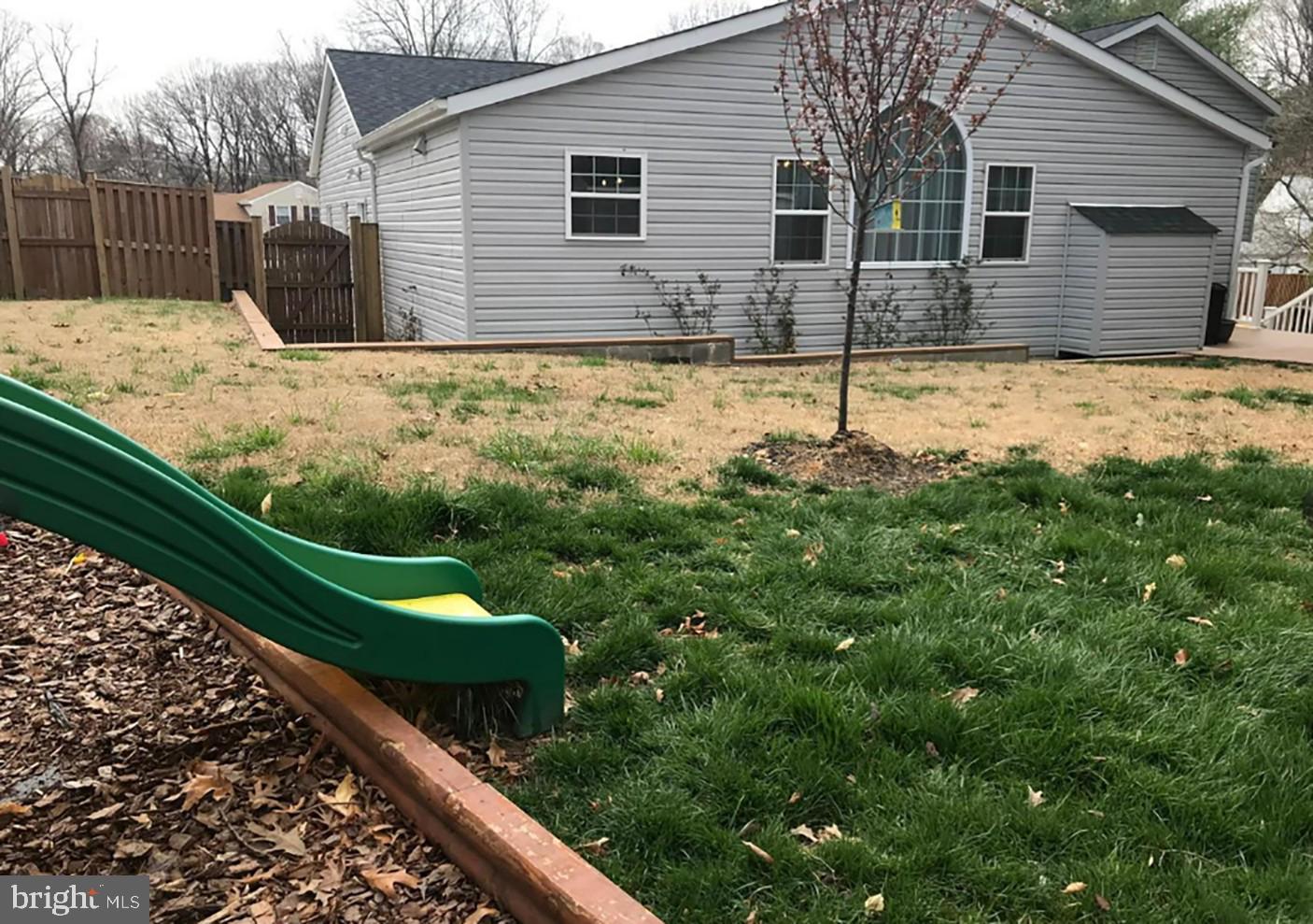 5049 Kenerson Drive Fairfax, VA 22032 - Photo 6 of 14 back yard