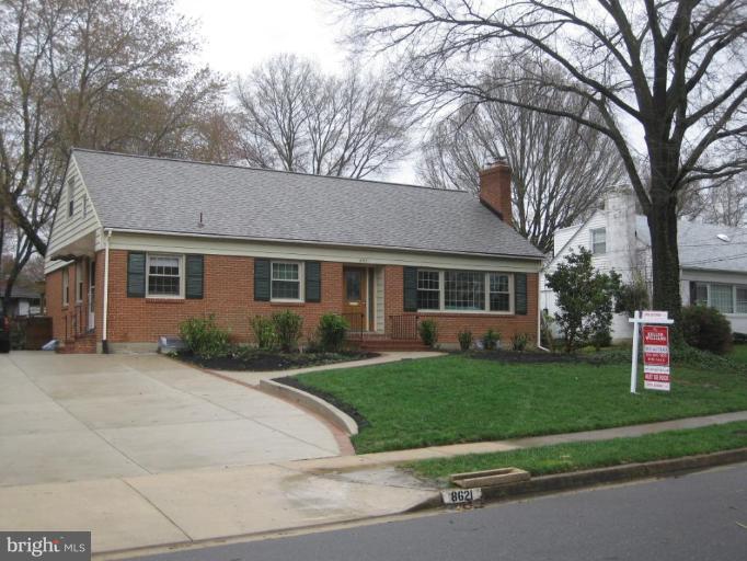 8621 Highgate Road Alexandria, VA 22308 - Photo 1 of 16 Exterior (Main)