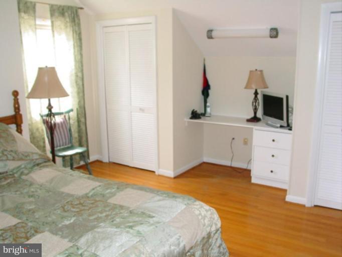 8621 Highgate Road Alexandria, VA 22308 - Photo 12 of 16 Bedroom #4